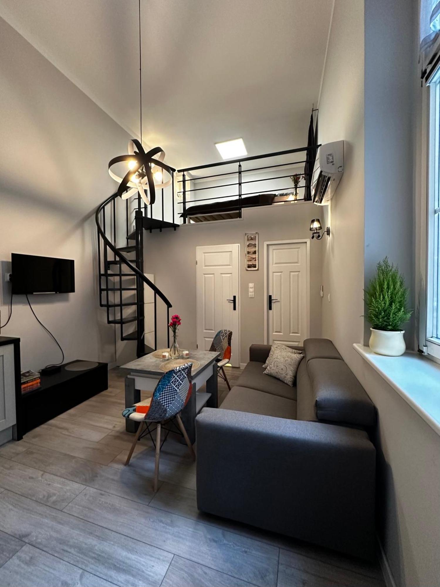 Miniapartament Jelonka 옐레니아구라 외부 사진